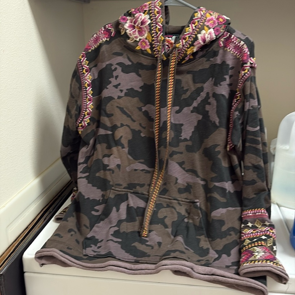 Johnny Was Valmere Camo Embroidered Hoodie XS